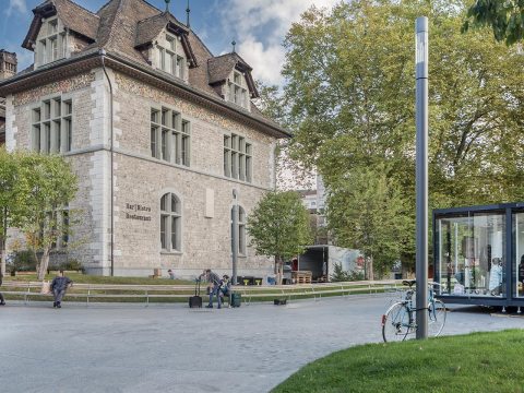 Frente al Landesmuseum (museo nacional) se construyó otro lugar para el proyecto InCube.