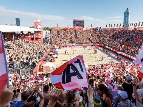 Image: The beach volleyball arena that NUSSLI built for the World Championship in Vienna accommodated 10,000 spectator s