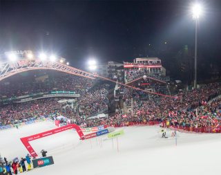 For the night race in Schladming NUSSLI constructed grandstands with space for 6000 people.