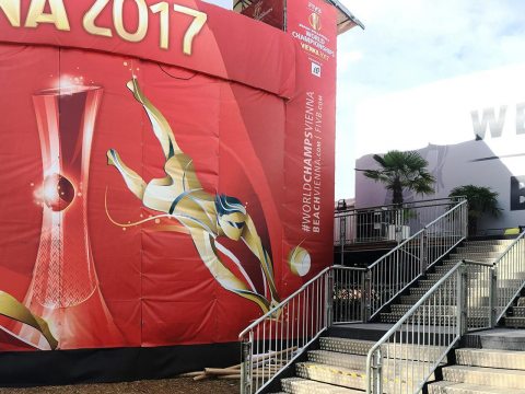 NÜSSLI realisierte die temporäre Arena und weitere Eventstrukturen für die FIVB Beach Volleyball WM 2017.