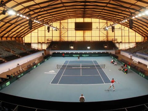 NÜSSLI errichtete das Stadion für 5000 Fans sowie Podeste für Logen und weitere Eventstrukturen für die Tennismatches.