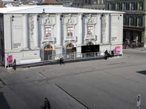 Temporärer Theaterkubus in Bern