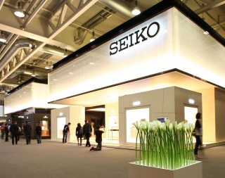 Imagen: en el marco de un contrato plurianual NUSSLI llevó a cabo por quinta vez el exclusivo stand de SEIKO en la feria