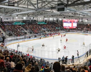 Bild: Während der zweijährigen Bauzeit der neuen Sportanlage greift der Lausanne Hockey Club auf eine Ausweichspielstätt