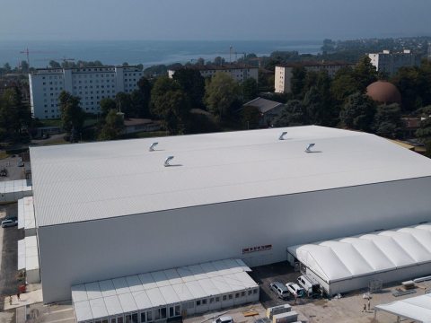 Picture: The 96 x 66 x 17 meter large hall has a grandstand with space for 6700 fans.