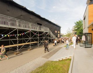 Bild: NÜSSLI stattete das Marc O’Polo Village in Stephanskirchen mit einer temporären Fashionarena aus. 