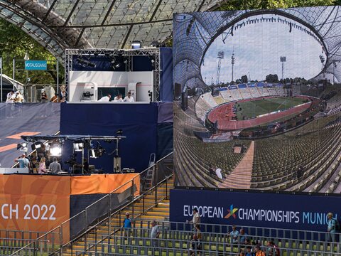 Vier Riesen-LED-Wände im Olympiapark: Auf 16 x 9 Metern konnte das Publikum jedes noch so kleine Detail verfolgen
