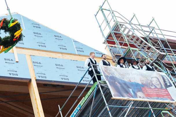Topping-out ceremony for Europe's largest eight-court gymnasium celebrated in Monheim