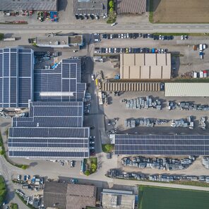 Gelebte Nachhaltigkeit: Grosse Photovoltaikanlage bei NÜSSLI in Betrieb genommen