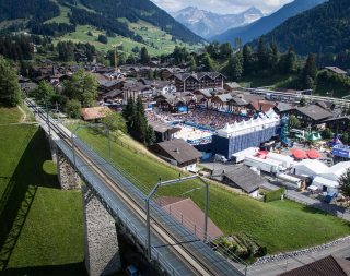 The arena is located in the center of Gstaad