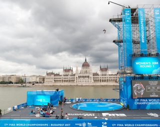 Foto: Con motivo de los Campeonatos Mundiales de Natación en Budapest, NUSSLI llevó a cabo la torre de trampolines de sa