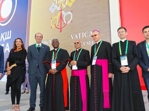 Bild: Der Vatikan-Pavillon wurde vom Kardinal Peter Turkson eröffnet.