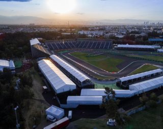 Imagen: Se construyeron 12 690 asientos en las gradas y tres zonas VIP para 2000 aficionados a la Fórmula 1.