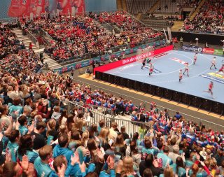 Für den Norwegischen Handballverband erweiterte NÜSSLI die Telenor Mehrzweck-Arena mit einer Tribüne um 3600 Plätze und 