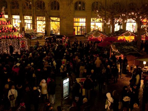 Bis am 23. Dezember kann man sich im Herzen von Zürich von der einmaligen Weihnachtsstimmung verzaubern lassen.